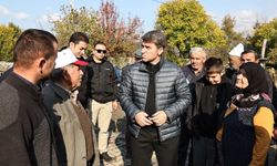 Yaşlı çiftin evi el birliği ile yapılacak