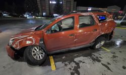 Otomobil yoldan çıkarak bariyerlere çarptı, 2 kişi yaralandı