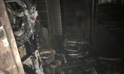 Yangında evde uyuyan kadın ve 3 kedi kurtarıldı