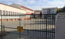 Zehirlenen lise öğrencisi hastaneye kaldırıldı