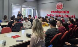 Eskişehir'de Gençlere Siber Kalkan Eğitimi: Fatih Fen Lisesi'nde Dijital Farkındalık Artırıldı!
