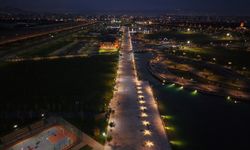 Büyükşehir, Millet Bahçesini LED Direk Aydınlatma Sistemi ile Renklendirdi