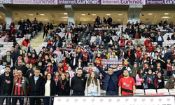 Minik yürekler tribünde coşkuyla ESES dedi