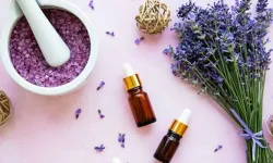 Doğal Malzemelerle Evde Oda Parfümü Yapmanın Püf Noktaları