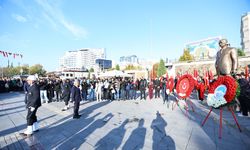 Türkiye Cumhuriyeti’nin Kurucusu Mustafa Kemal Atatürk Törenle Anıldı