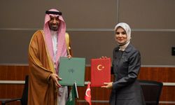 Bakan Göktaş, Suudi Mevkidaşıyla İş Birliği Zaptı İmzaladı