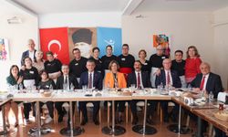 Başkan Ataç ve Genel Başkan Özel, Gökkuşağı Kafeleri Ziyaret Etti