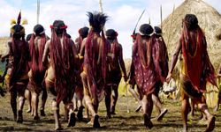 Dünyada hâlâ konuşma dili geliştirememiş topluluklar var mı?