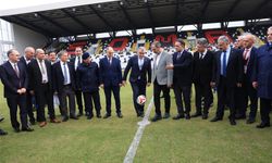 Bakan Bak, Nazım Yavuz İlçe Stadı'nın açılışını yaptı