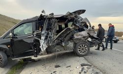 VIP araca kamyonet çarptı