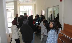 Üniversite öğrencileri kan bağışı için sıraya girdi