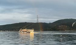 Sağanak yağmurdan sonra gökkuşağı şöleni yaşandı