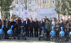 Tarımsal üretim geliştirmek için çiftçilere  çapa dağıtıldı