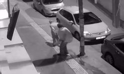 Esenyurt’ta vicdanlar sızladı! Para vermeyen yaşlı adamı tekme tokat dövdü!