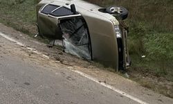 Görüş mesafesi sıfıra indi, otomobil yan yattı!