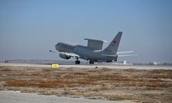 Türk Hava Kuvvetleri'nden eğitim uçuşu