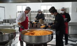 Günlük bin kişiye sıcak yemek desteği