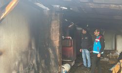 Alevlere teslim olan ahşap ev kullanılmaz hale geldi