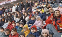 Anadolu üniversitesi tribünde yerini aldı