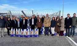 Can dostlarla örnek dayanışma