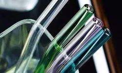 Fark etmeden cam parçası yuttu, iki saat sonra ağzından kan geldi