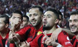 Es Es, ilk yarıda fişi çekti