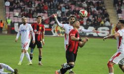 Eskişehirspor–Balıkesirspor maçında ilk yarı 0-0!