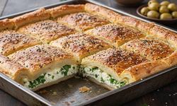 El açması tadında! 5 dakikada hazırlanan hazır yufkadan tepsi böreği