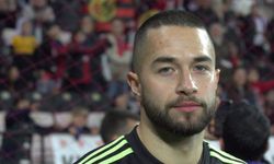 Bora Göymen duvar ördü