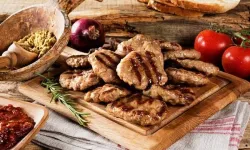 Sulu sulu köftenin sırrı çözüldü! İşte lokum gibi köfte yapmanın püf noktaları