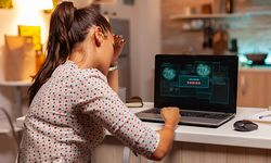 Korsan Filmlerde Casus Yazılım Tehlikesi