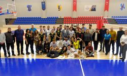 3 Aralık Dünya Engelliler Günü’nde engelsiz voleybol etkinliği düzenlendi