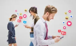 Sosyal Medyada Mutluluk Yarışı