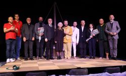 Sui Generis Tiyatro, Gemlik seyircisiyle buluştu