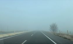 Yoğun sisten trafik kapatıldı