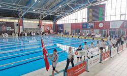 Yüzmede il yarışı sürüyor