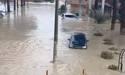 Ege’de Sel Felaketi: Aydın ve Muğla’yı Sağanak Vurdu, Araçlar Sürüklendi!