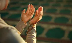 Daralan kalplere manevi reçete feraha çıkma duası okunuşu ve anlamı