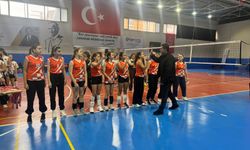 Küçük kızlar voleybol müsabakaları sona erdi