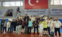 Eskişehir’de eskrim heyecanı: Okul sporları il birinciliği nefes kesti