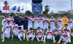 Ay-Yıldızlılar Antalya’da güldü