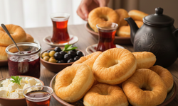 Kahvaltı sofralarının yıldızı yağ çekmeyen yumuşacık pişi tarifi ve püf noktaları