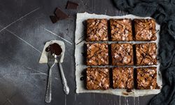 Sadece 2 malzeme ile brownie tarifi
