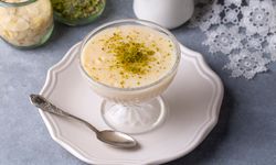 Sadece 3 malzemeyle saray lezzeti: tam kıvamında pratik muhallebi!