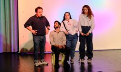 Karne sevinci tiyatro sahnesine taşıyor