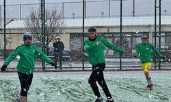 Sivrihisarspor soğuk havaya rağmen maç mesaisinde
