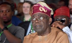 Beştepe’de resmi törende Nijerya Cumhurbaşkanı Tinubu dengesini kaybederek düştü