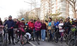 Eskişehir’de Arabasız Pazar’a Yoğun İlgi!