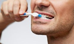 İftardan Hemen Sonra Diş Fırçalamak Zararlı mı? Şaşırtan "20 Dakika" Kuralı