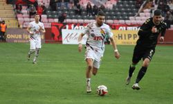 Şimşekler kritik deplasman için kenetlendi